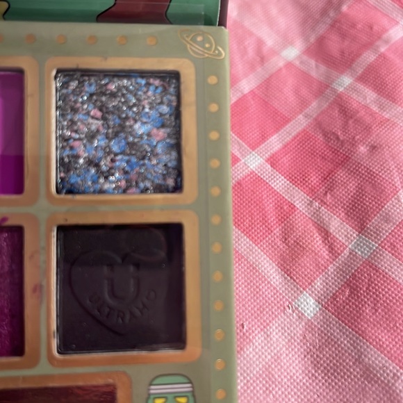 🎈SALE🎈🎀#39.MAKEUP BUNDLE🎀 - Picture 6 of 11